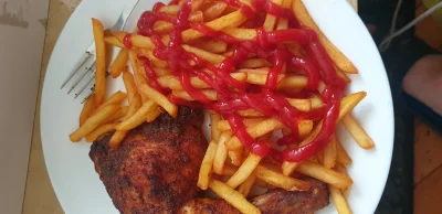 Kebabpobrowarze - @Kebabpobrowarze: czyken i brambory stiki na obiad, mniam #kuchcik ...
