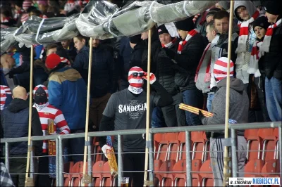 Jegwan - OTWIERAĆ STADIONY RESORTOWE ŁACHUDRY! NATYCHMIAST!

Nie ma żadnych naukowy...