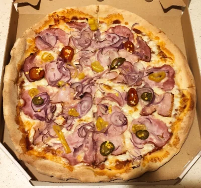 kale_sony - #pizza #pitca

No i w końcu znalazłem w mojej dziurze pitcerię, która n...