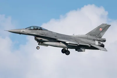 XKHYCCB2dX - Polski Lockheed F-16 Fighting Falcon ląduje na Krzesinach po ćwiczeniach...