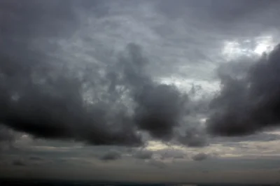 kRz222 - Dzisiaj pochmurne niebo to #tui w dół.

#gielda