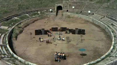 blindmarten - @IMPERIUMROMANUM: czy to tam odbywał się koncert Pink Floyd w pompejach...