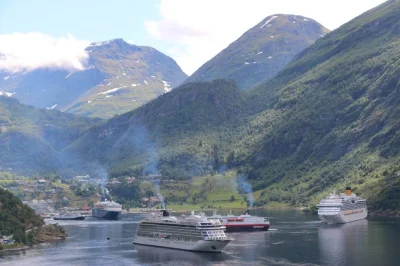 PMV_Norway - już nie raz wspominałem o tym jak wielim problemem są te statki.
Do fio...