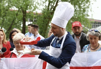 stefan_pmp - @marcooo80: nie używa keczupu Tortex Pikantny