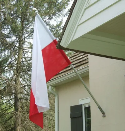 stefan_pmp - W domu kuzynostwa od rana gównoburza. Somsiad flagę wywiesił i jak on śm...
