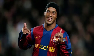 bezzebnywampir - Nie spodziewałeś się tutaj ronaldinho gaucho 
#mecz