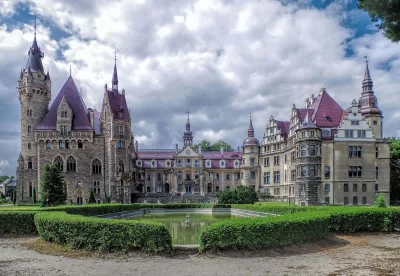 AGS__K - Zamek w Mosznej

#historia #architektura #zamki #ciekawostki #polska