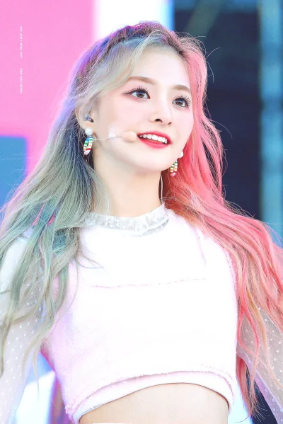 XKHYCCB2dX - #nagyung #fromis9
#koreanka