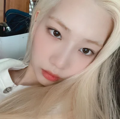 M.....m - #kimlip #loona #koreanka #azjatki #ladnadziewczyna