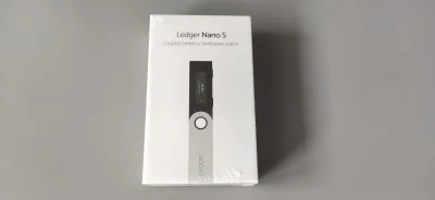 bT4tgL - Mam do sprzedania nowego Ledger Nano S Symbol Launch Edition. Oddam za 300zł...