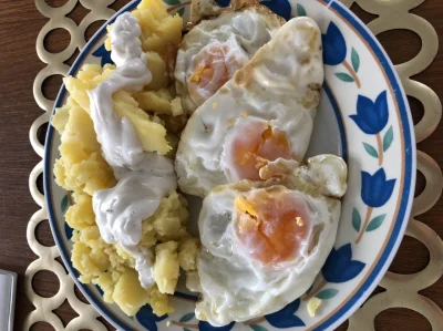 Anoniemamowy - Dzisiejszy #skromnyobiad

Jajka z ziemniakami i sosem 

#dieta #je...