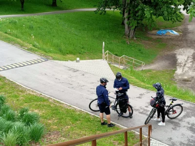 WypadlemZKajaka - Na Stopniu Dąbie milicja łapie jakby co
#rowerowykrakow #krakow