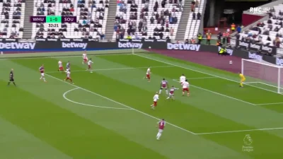 L.....7 - West Ham United 2-0 Southampton, Pablo Fornals x2
#golgif #mecz #premierle...