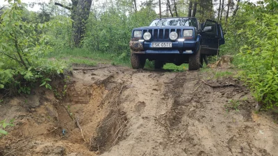 kipowrot - Hop do dziury i wycofał po prostu. ( ͡º ͜ʖ͡º)
#offroad #motoryzacja #jeep ...