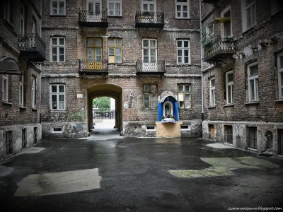 Dolan - @mickpl: Tymczasem każda przedwojenna kamienica w Warszawie ( ͡° ͜ʖ ͡°) oh ni...