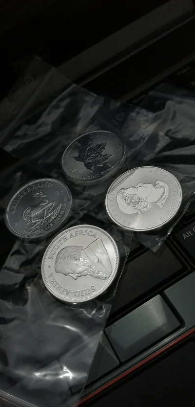Sick_Bitch - Mirki, właśnie przyszły mi moje pierwsze monety z #coininvest. #srebro.