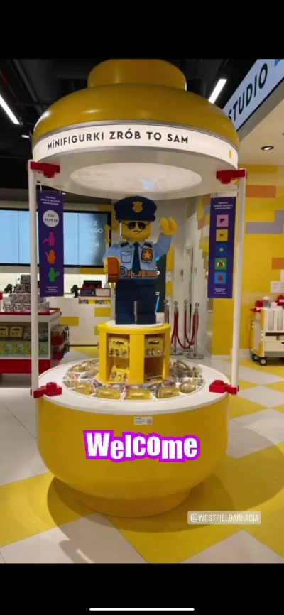 militarysta_amator - Są już fotki oficjalnego sklepu LEGO z Warszaw
#lego