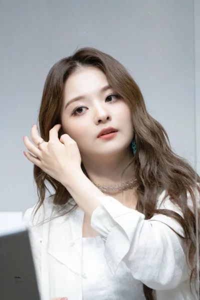 XKHYCCB2dX - #nagyung #fromis9 
#koreanka