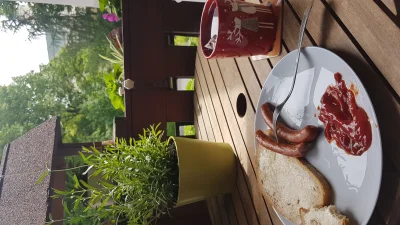 IGABOI - Poranne sniadanie na balkonie (｡◕‿‿◕｡)
SPOILER