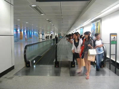 czlapka - @Kuklak: W Singapurze na stacjach metra gdzie krzyżowały się 3 linie i odle...