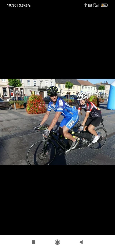 Wycu91 - @mati1990: tandem na bałtyk bieszczady tour.
Pani na rowerze jest niewidoma.