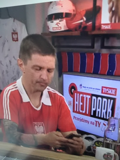 Grzesiu99 - #kanalsportowy #reprezentacja 

Ma ktos namiar na ta koszulke?