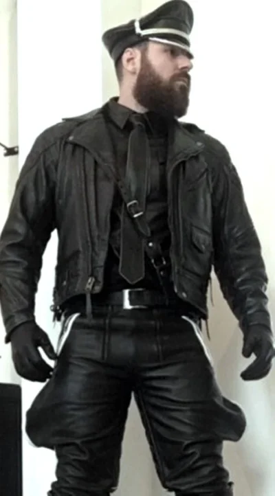 Lukardio - #ladnypan #mrleather #leathermen