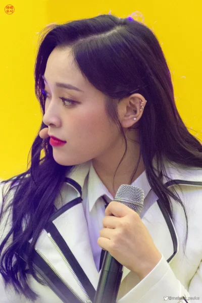 XKHYCCB2dX - #Gahyeon #Dreamcatcher 
#koreanka #kronografia