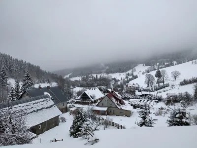 WR9100 - Widok w stronę Bielic na początku podejścia pod Kowadło: