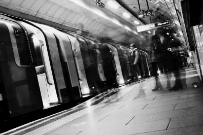 Poyar - #londyn #fotografia #metro #tube