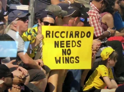 singortone - Ricciardo need no wheels
#f1