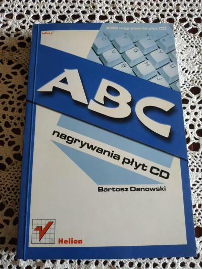 zdanewicz - #heheszki #informatyka #komputery 
Ciekawą książkę znalazłem po przyjeźdz...