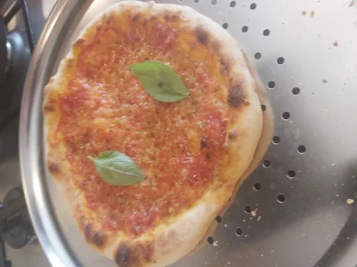 Marsjanin118 - Druga pizza, wołam narzekających na za mała ilośc sera i niedopieczeni...