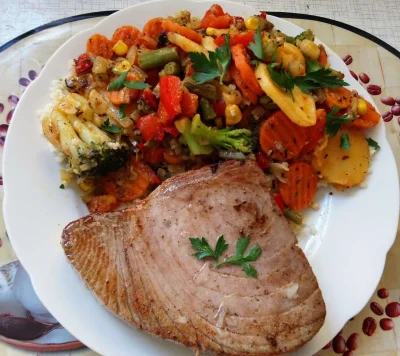 emerjot - #gotujzwykopem #jedzzwykopem #obiad #chwalesie Stek z tuńczyka z kaszą jagl...