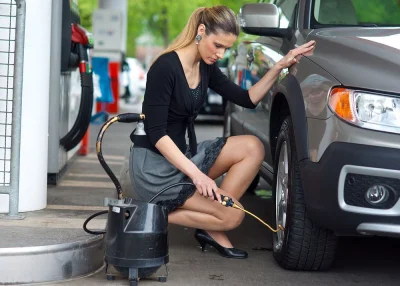 jmuhha - Byłam oglądać auto i kopnelam w koło

A sprzedawca do mnie że co kopię jak...