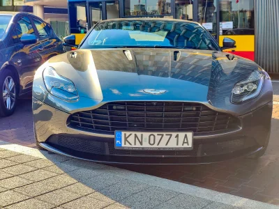 DobrzeNaoliwioneLozysko - Dziś grubo - Aston Martin DB11. Próbę auto, szkoda tylko, ż...