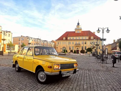 Vienna - @reddml: skarb mojego brata. 1977 rok produkcji. Wyciągnął 120 ;) te auto pr...