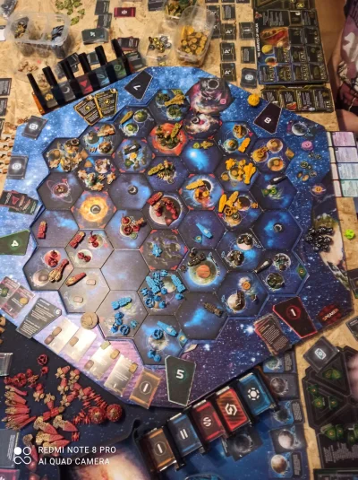 K.....m - Jacys chetni na #twilightimperium #gryplanszowe #planszowkiwpoznaniu ?
Bys...