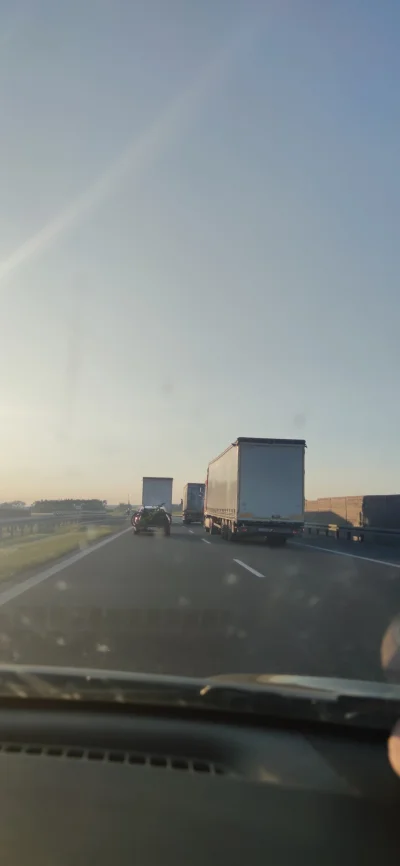 WideOpenShut - Wyprzedzić muszę bo się uduszę
#bekaztransa #autostrady #kierowcytiras...