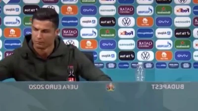 Bodek - #mecz #euro2020 #kanalsportowy #heheszki
Ronaldo podaje kolke spragnionemu.....