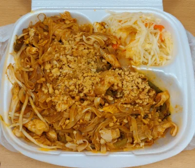 NaglyAtakGlazurnika - #jedzenie71
#wroclaw

Viet Thai, Sztabowa 78. Pad thai z kur...