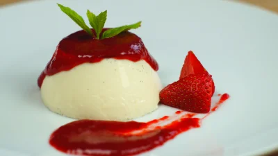 Fridge_ - Jeżeli szukacie deseru na lato, to właśnie Truskawkowa Panna Cotta będzie w...