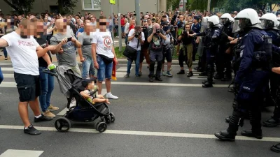 kulmegil - @teomo: To i tak wciąż lepiej niż gdyby odchowały się wśród na narodowców....