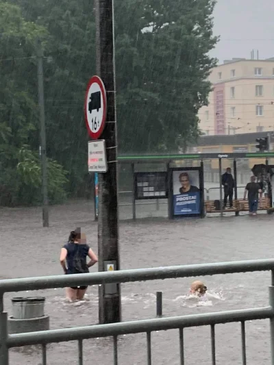 Panciak - Poznań zalany, dach na hali zerwany, połamane drzewa, paraliż komunikacyjny...