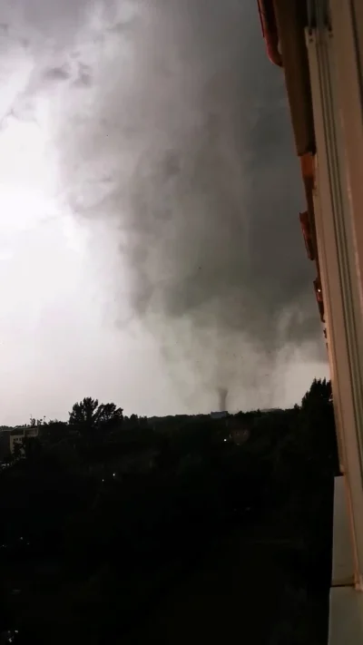 Wewnetrzny_Recenzent - #czechy #pogoda #natura #burza #tornado
