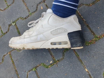 Kruszyn99 - Pochwale się

Przypadłością Nike Air Max 90 często jest zniszczona pode...