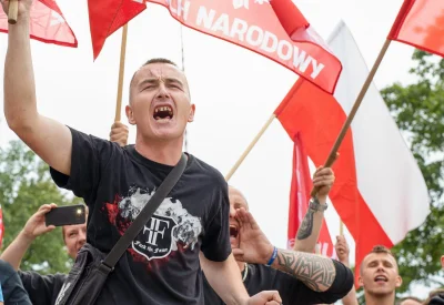 niochland - > tu za to zadowolone mordy antify xD

@ciachostko: antifa polska 
- 1...