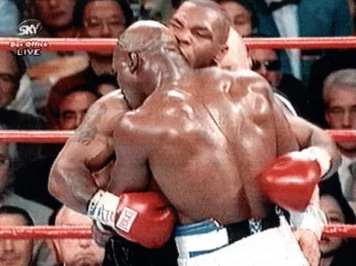 Oline - 24 lata temu, dokładnie 28 czerwca 1997 roku Mike Tyson w czasie pojedynku bo...