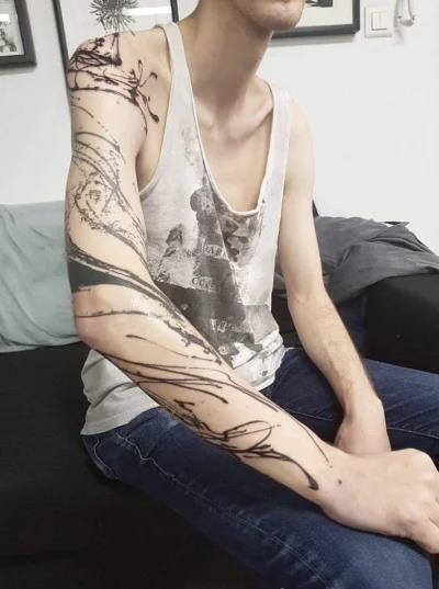Kar-l - Znacie kogoś kto potrafiłby zrobić taki tatuaż? #slask lub okolice 
#tatuaze ...
