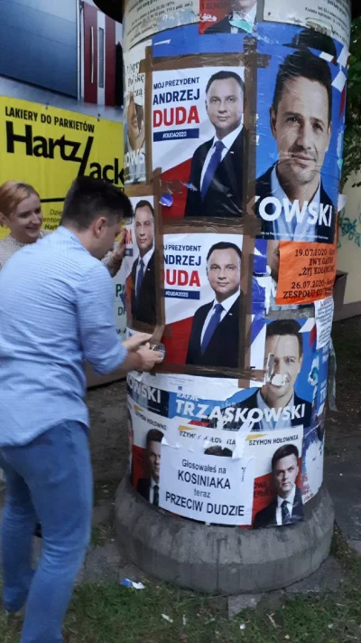TheNatanieluz - @justypl: Jak Dworczyk niszczył plakaty Trzaskowskiego i naklejał Dud...
